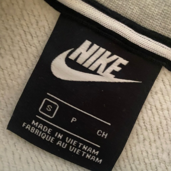 Women’s Nike Crewneck - Picture 2 of 2
